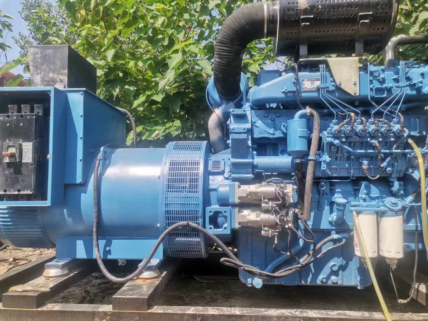 建邺详细说明降低 800kW 柴油发电机输出电流波动的方法